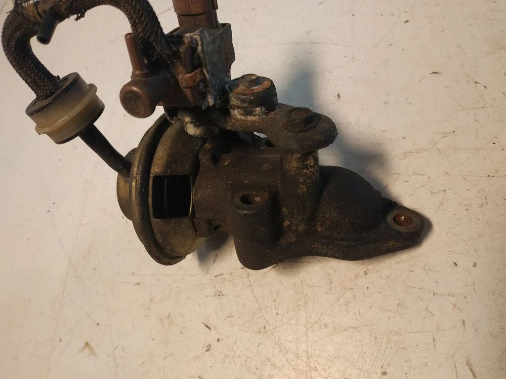 EGR vārsts – Toyota Avensis T220 (2000-2003)