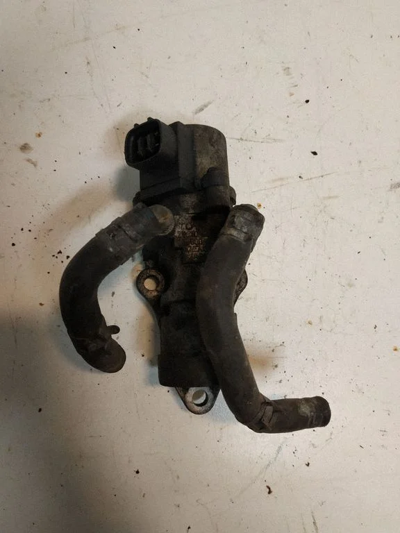EGR valve – Toyota Previa (XR30, XR40) II (2000-2006)