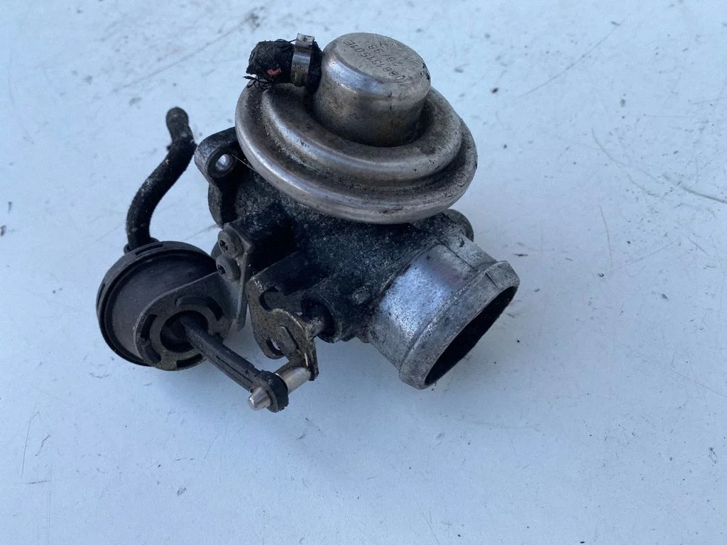 EGR vārsts 038129637