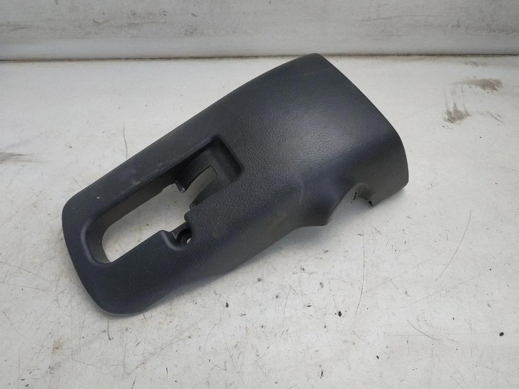 Stūres statnes apdare – Toyota Avensis T250 (2003-2006)