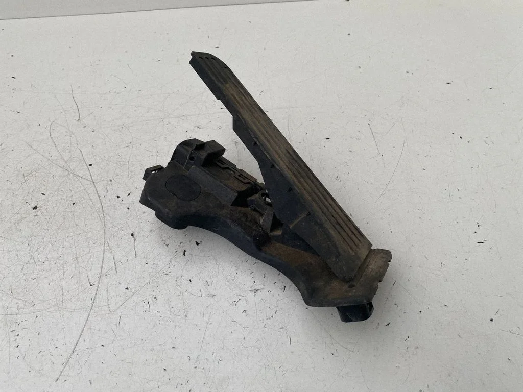 Accelerator throttle pedal 1K1721503AL