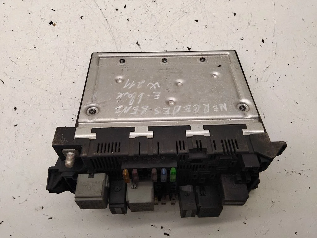Fuse module – Mercedes-Benz E-Class W211 (2002-2009)