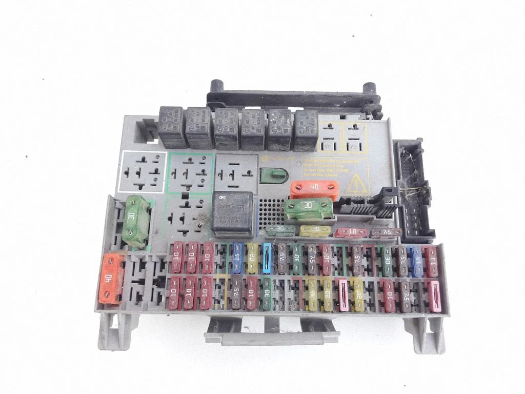 Drošinātāju bloks 90589965