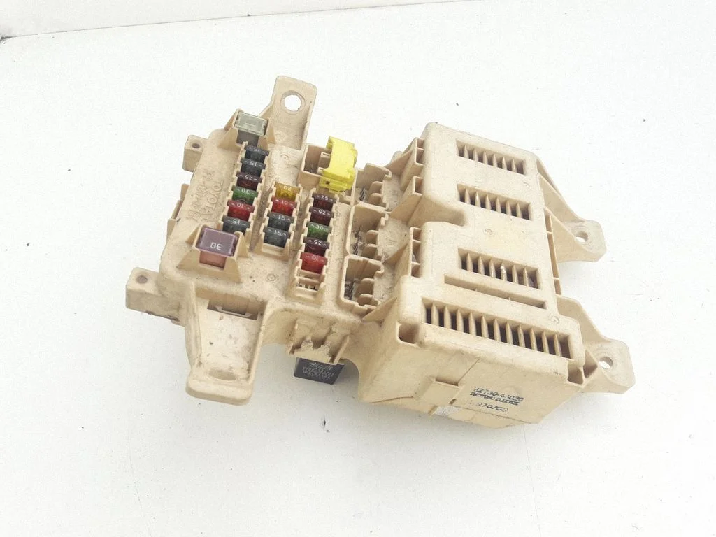 Fuse module 8273044020