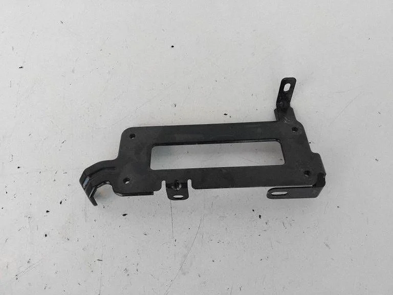 Other engine bay part 9109020036