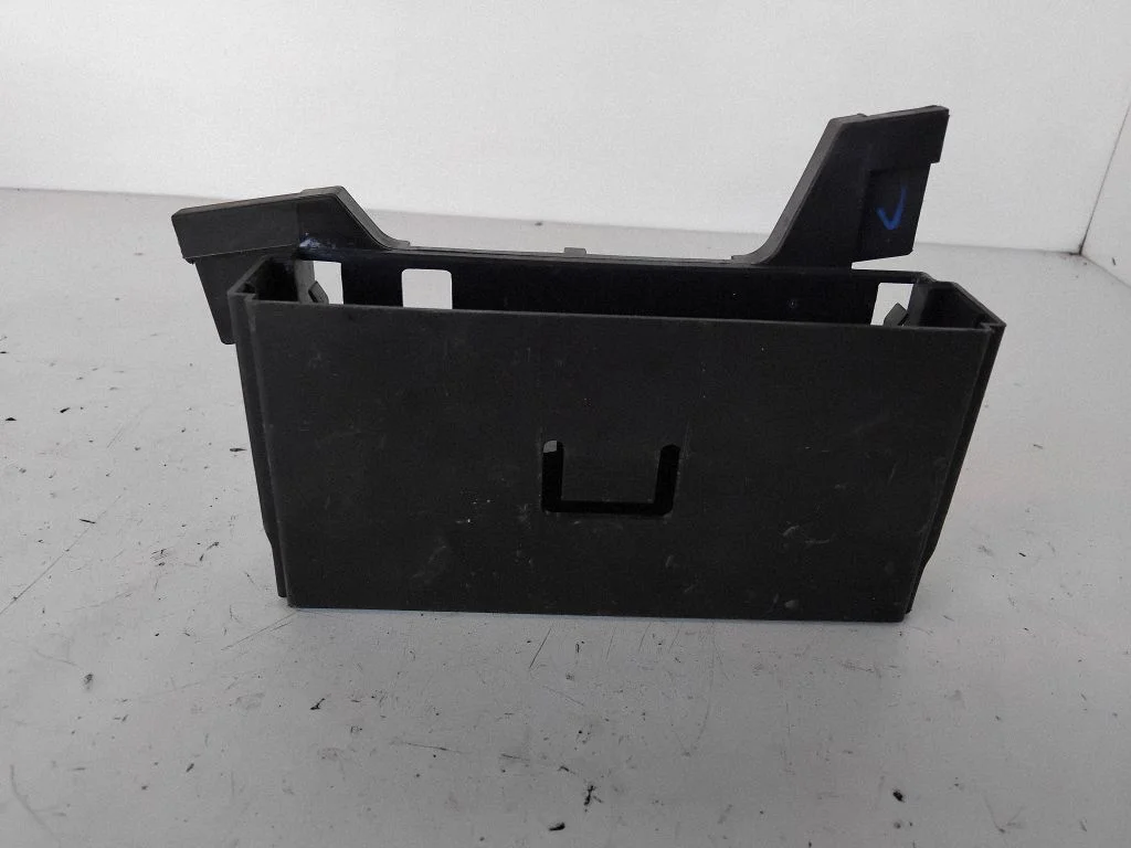 Other engine bay part – Mercedes-Benz E-Class W211 (2002-2009)
