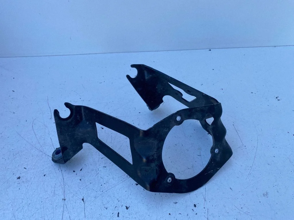 Cita motora nodalījuma detaļa 7L0906287