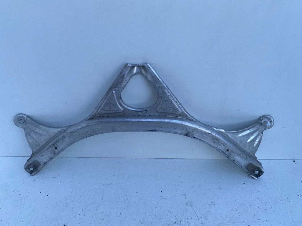 Other engine bay part 4G0805645B