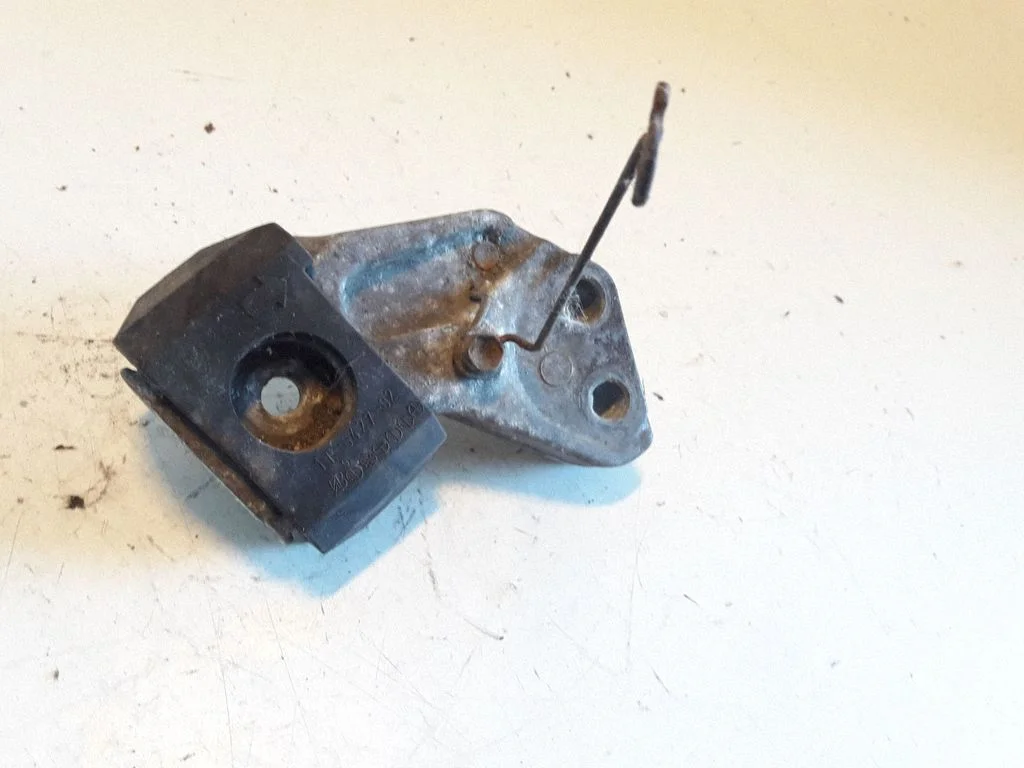 Cita motora nodalījuma detaļa 1T642702