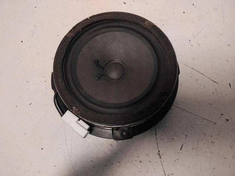 Front door speaker – Hyundai Santa Fe (2006-2012)