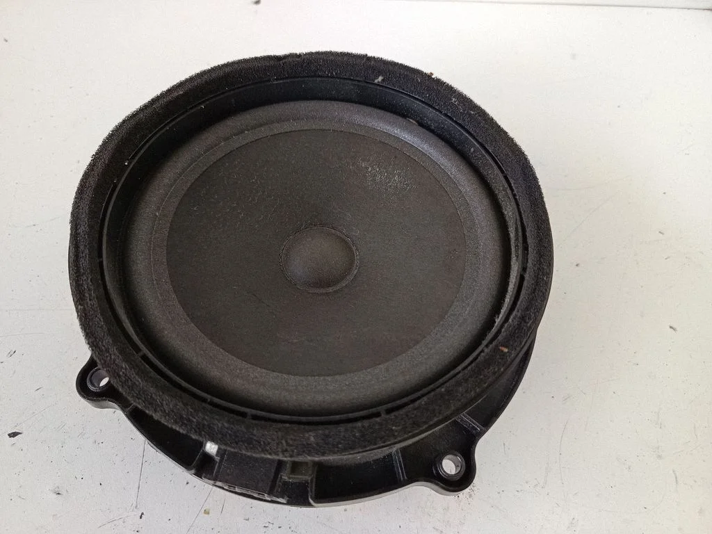 Front door speaker – Land Rover Discovery 3 - LR3 (2005-2009)