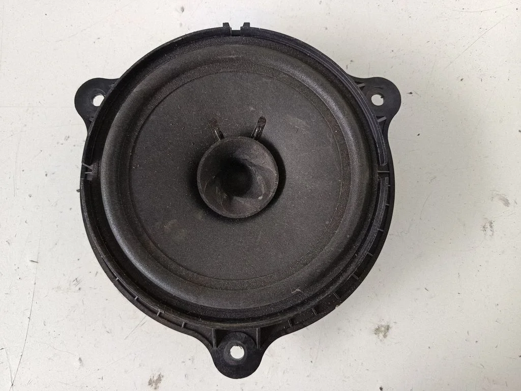 Esiukse kõlar(id) – Nissan Juke I F15 (2010-2018)