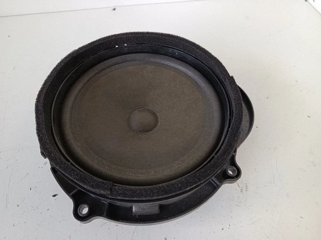 Front door speaker – Land Rover Discovery 3 - LR3 (2005-2009)
