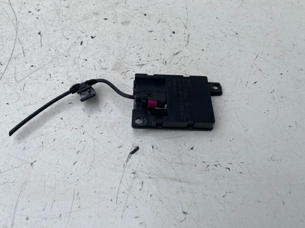 Aerial antenna amplifier – BMW 5 Series E60 E61 (2004-2010)