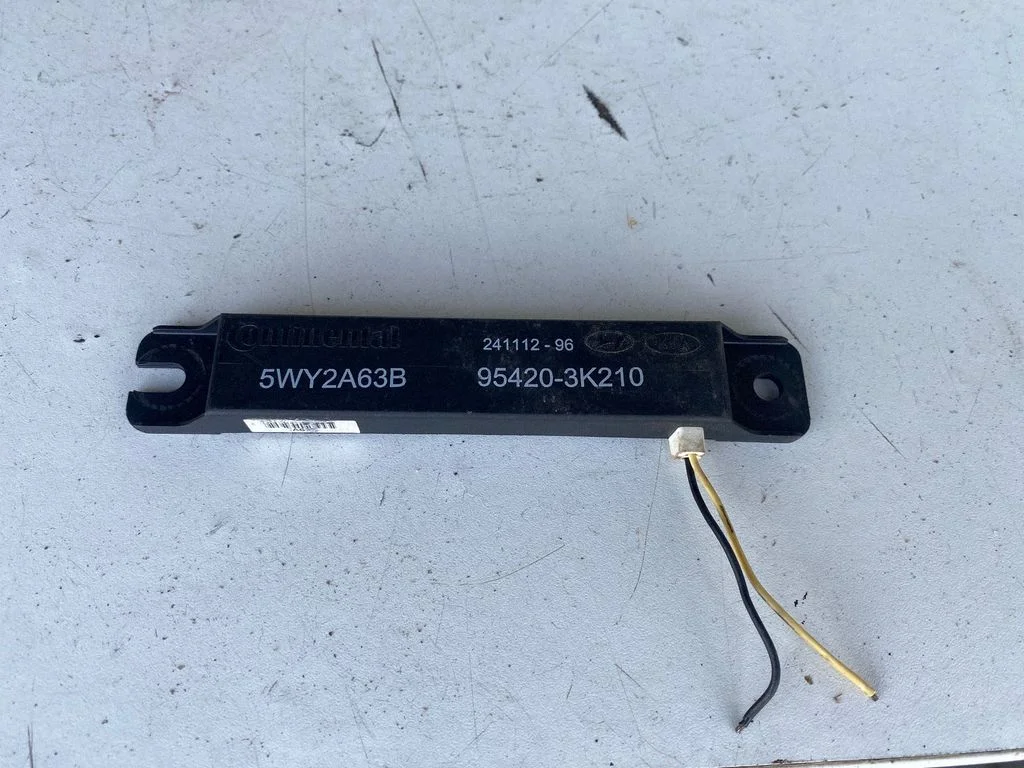 Antenas pastiprinātājs 954203K210