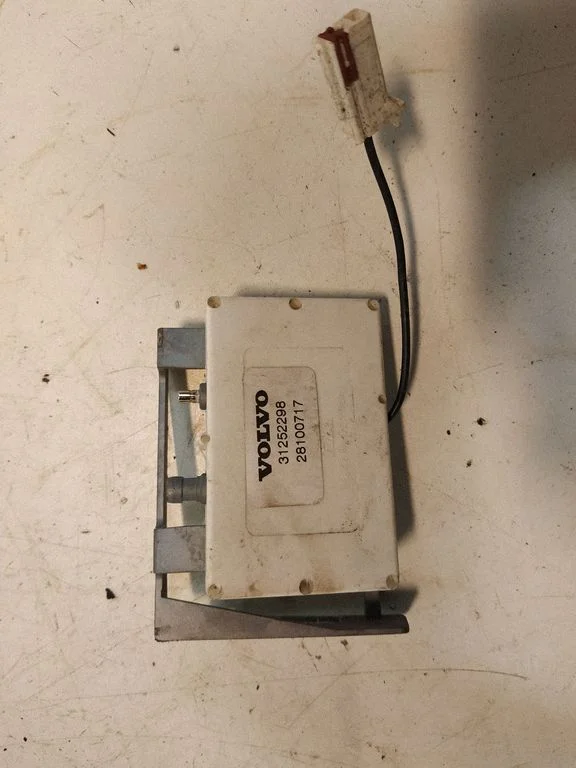 Antenas pastiprinātājs 31252298