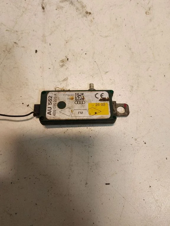 Antenas pastiprinātājs – Audi A6 Allroad C5 (1999-2005)