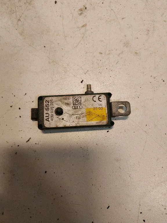 Antenas pastiprinātājs – Audi A6 Allroad C5 (1999-2005)