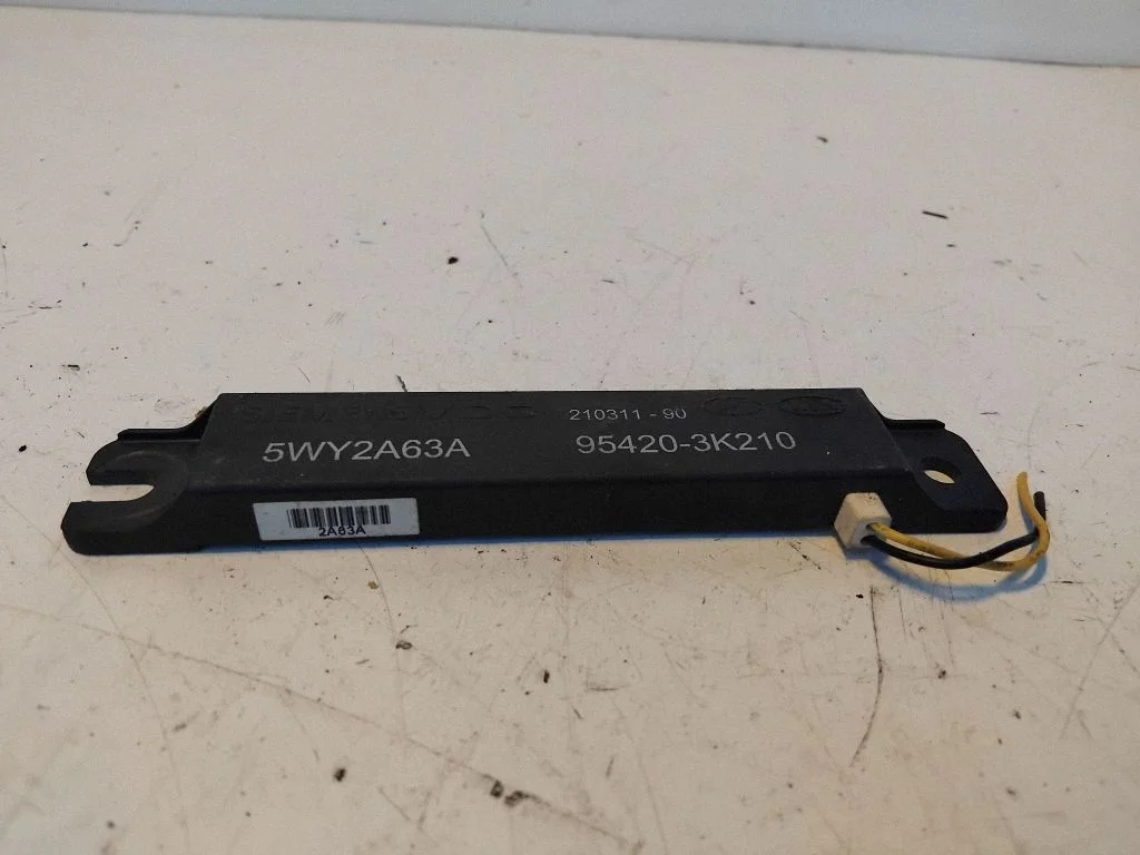 Antenas pastiprinātājs 954203K210
