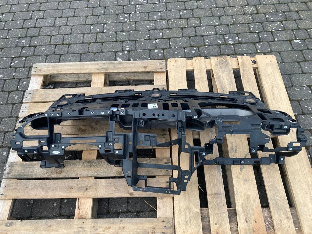 Pozostałe części deski rozdzielczej 100332600J