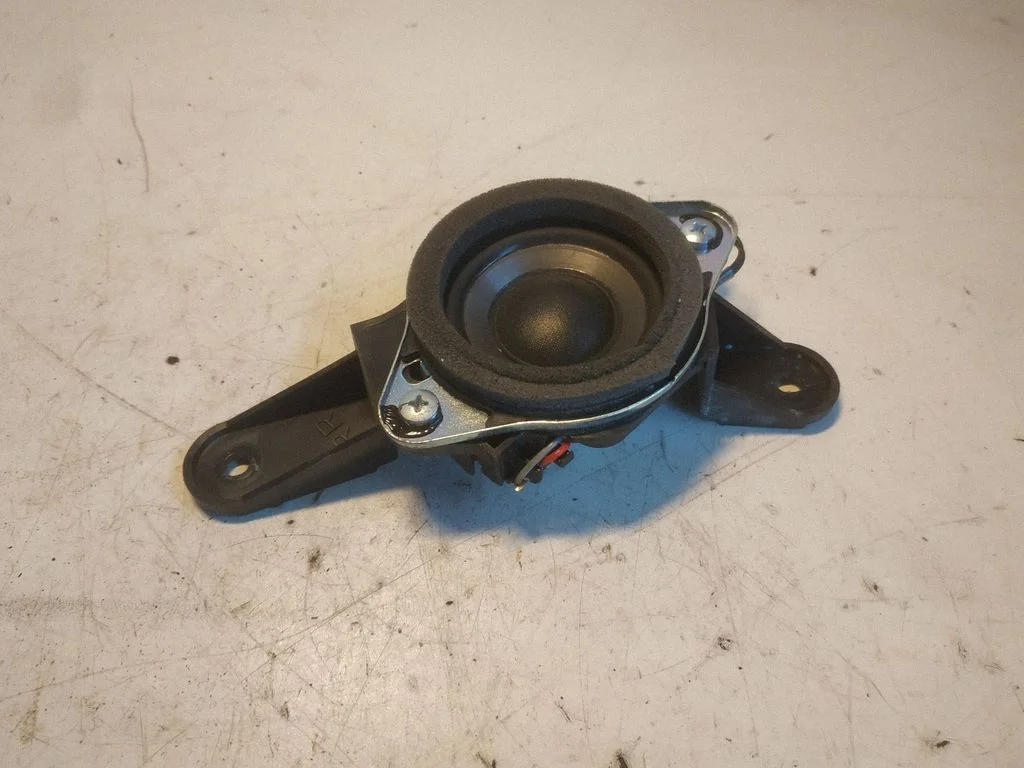 Rear door speaker – Lexus IS 220D-250-350 (2006-2013)