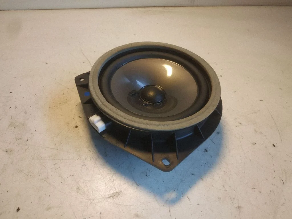 Rear door speaker – Lexus IS 220D-250-350 (2006-2013)