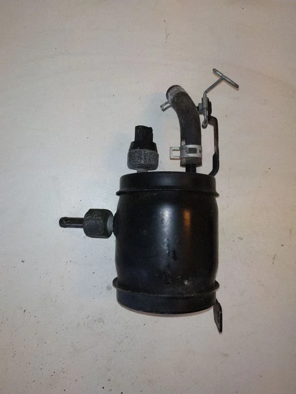 Vacuum air tank – Toyota Corolla Verso E121 (2004-2007)