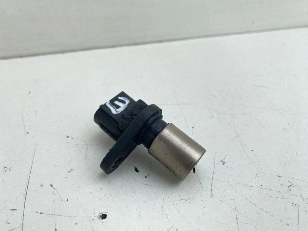 Crankshaft position sensor – Toyota Avensis T220 (2000-2003)
