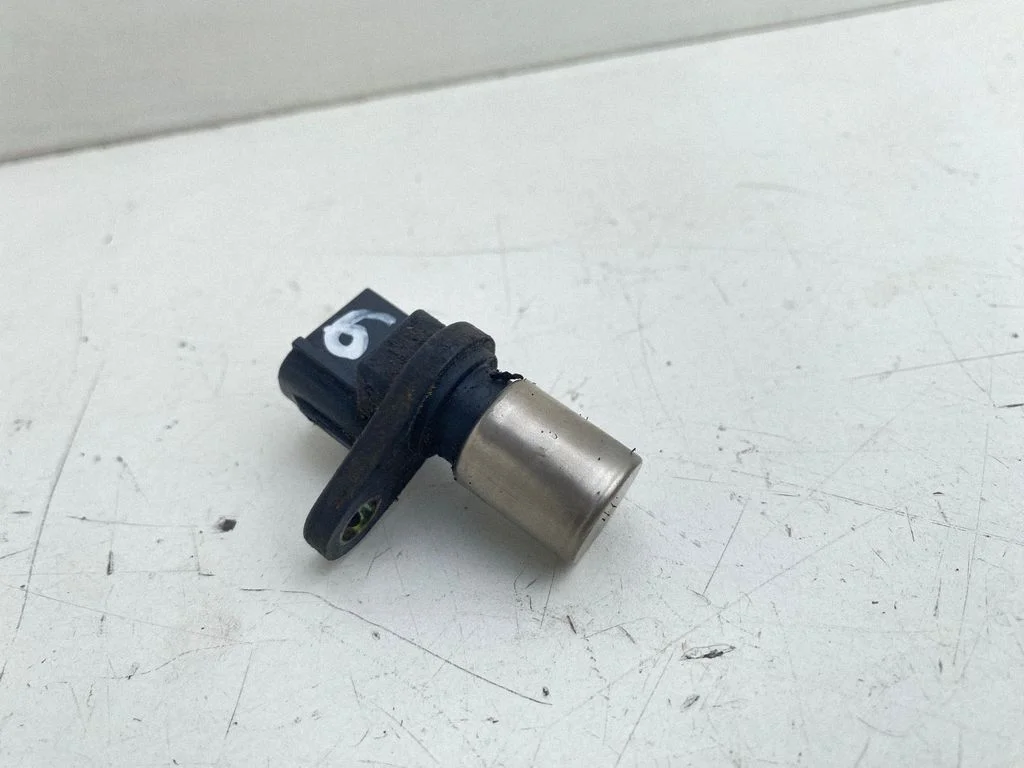 Crankshaft position sensor – Toyota Avensis T220 (2000-2003)