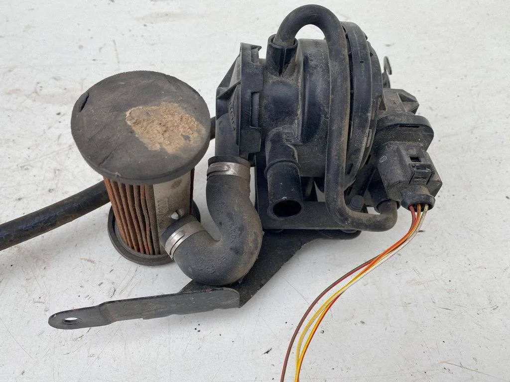 other engine part 4B0906201