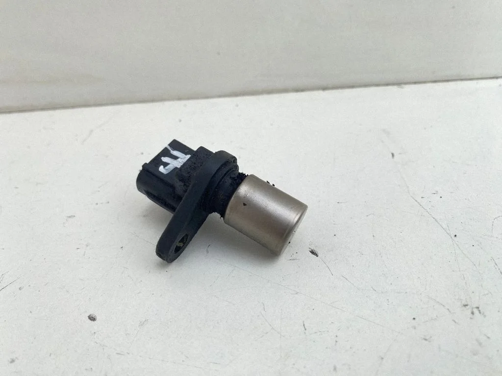 Crankshaft position sensor – Toyota Avensis T220 (2000-2003)