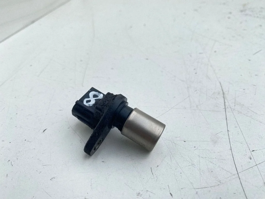 Crankshaft position sensor – Toyota Avensis T220 (2000-2003)