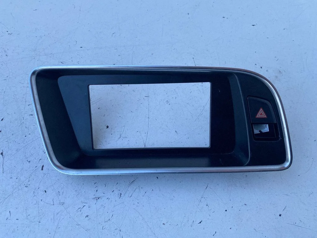 Radio/navigācijas apdare 8R1857186N