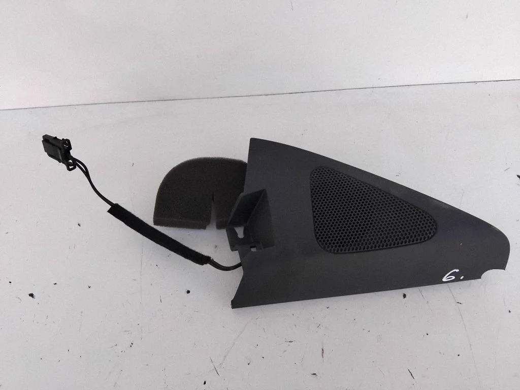 Augstfrekvences skaļrunis (-ņi) priekšējās durvīs 5N0837994B