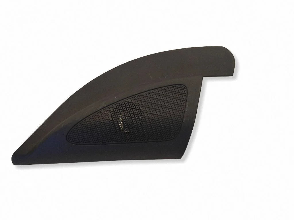 Augstfrekvences skaļrunis (-ņi) priekšējās durvīs 876502S000