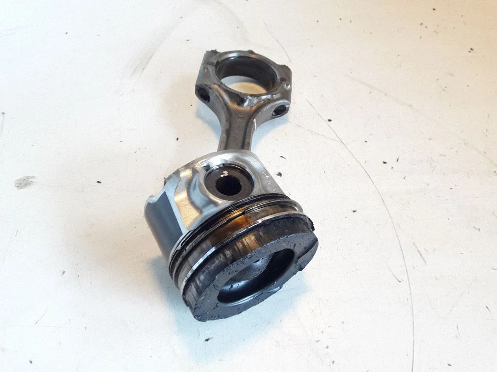 Piston with connecting rod 6DB01294
