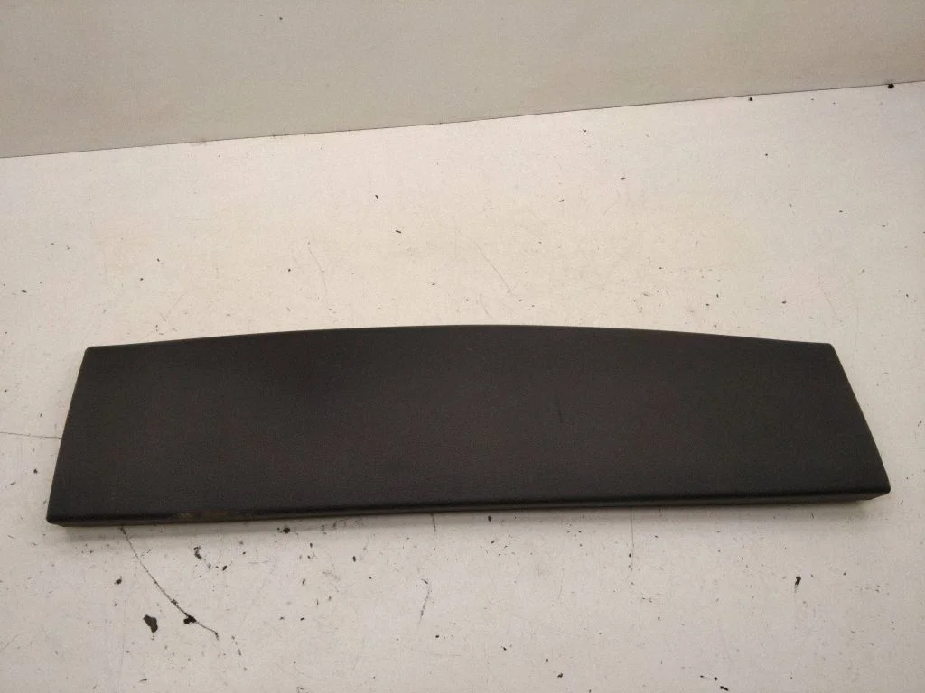Aizmugurējā vāka apdare 817613Z000