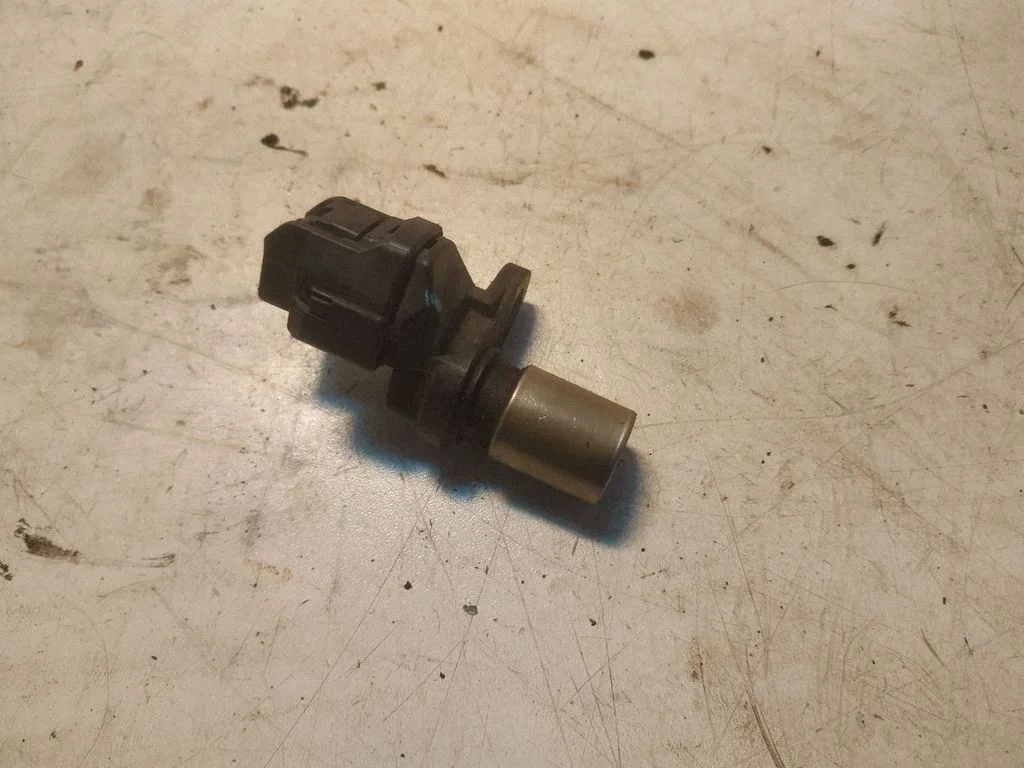 Camshaft position sensor – Toyota Avensis T250 (2003-2006)