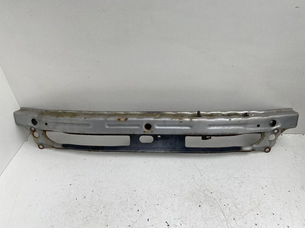 Radiatoru paneļa augšējā daļa