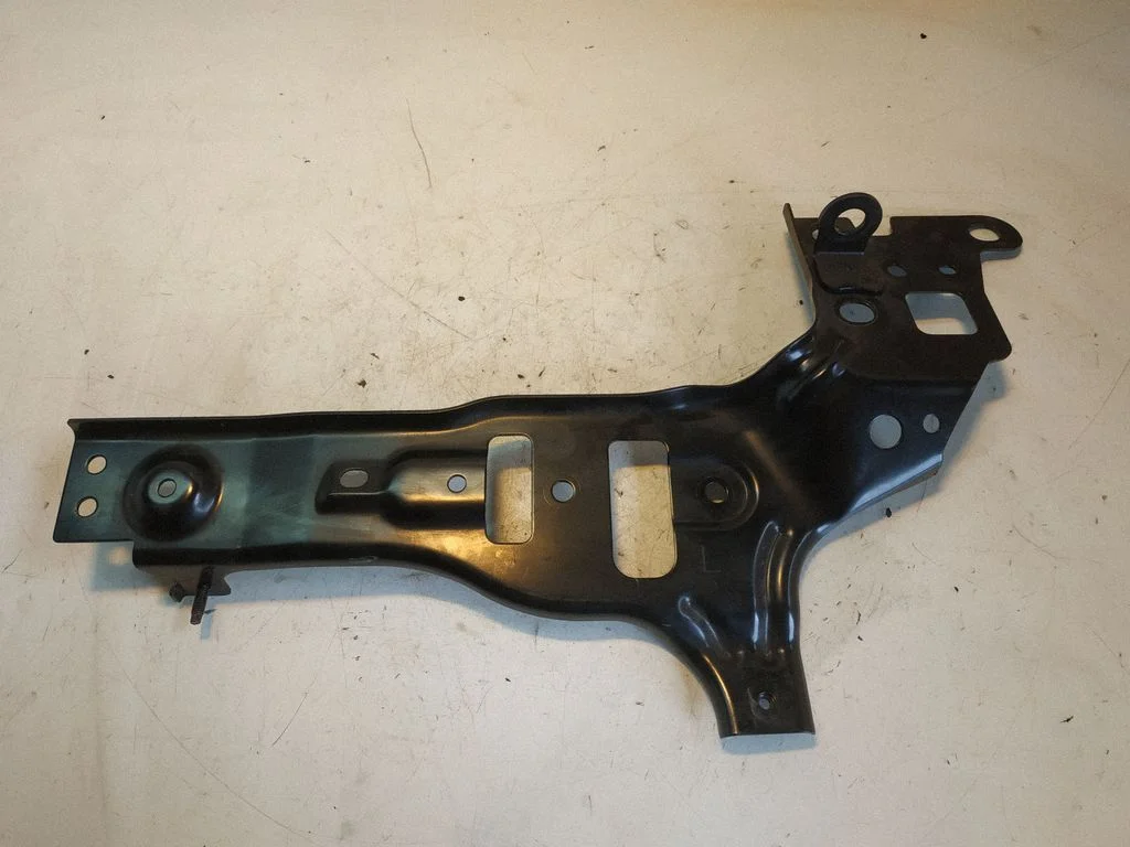 Top upper radiator support slam panel 625E41EA0A