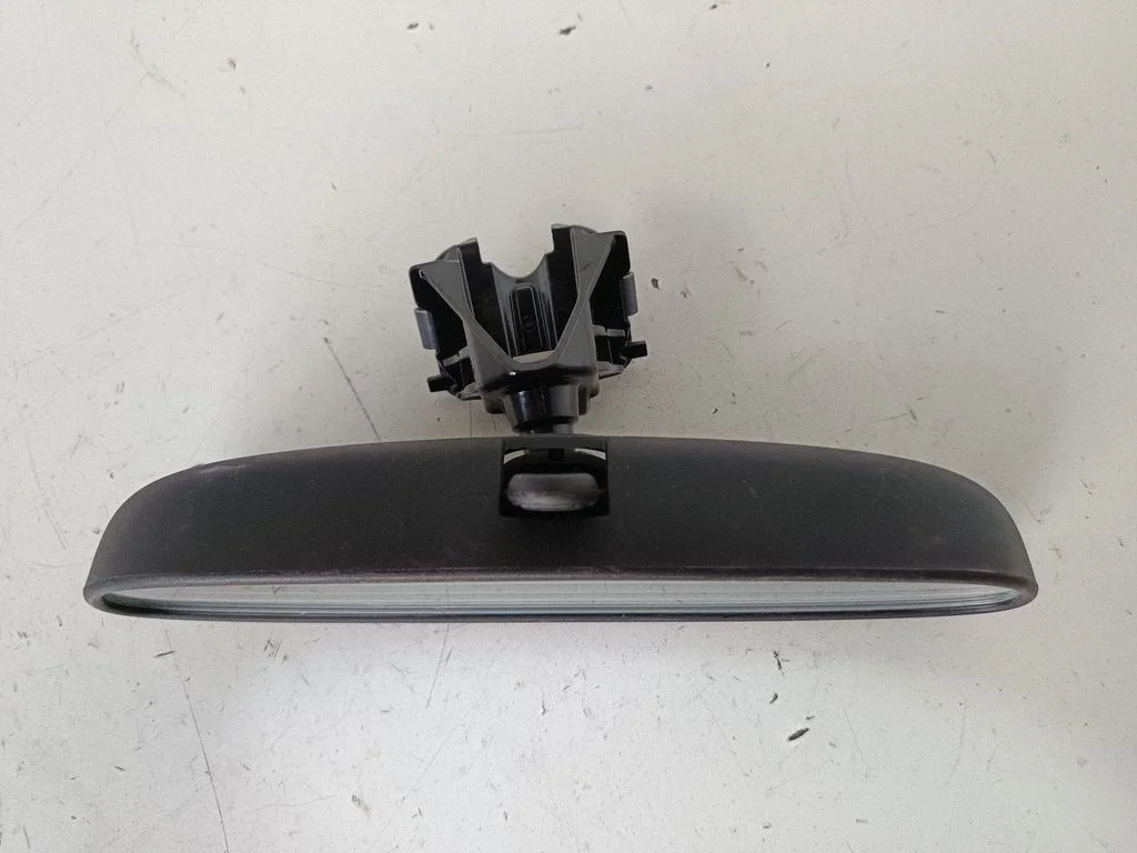 Rear view mirror (interior) X0100318