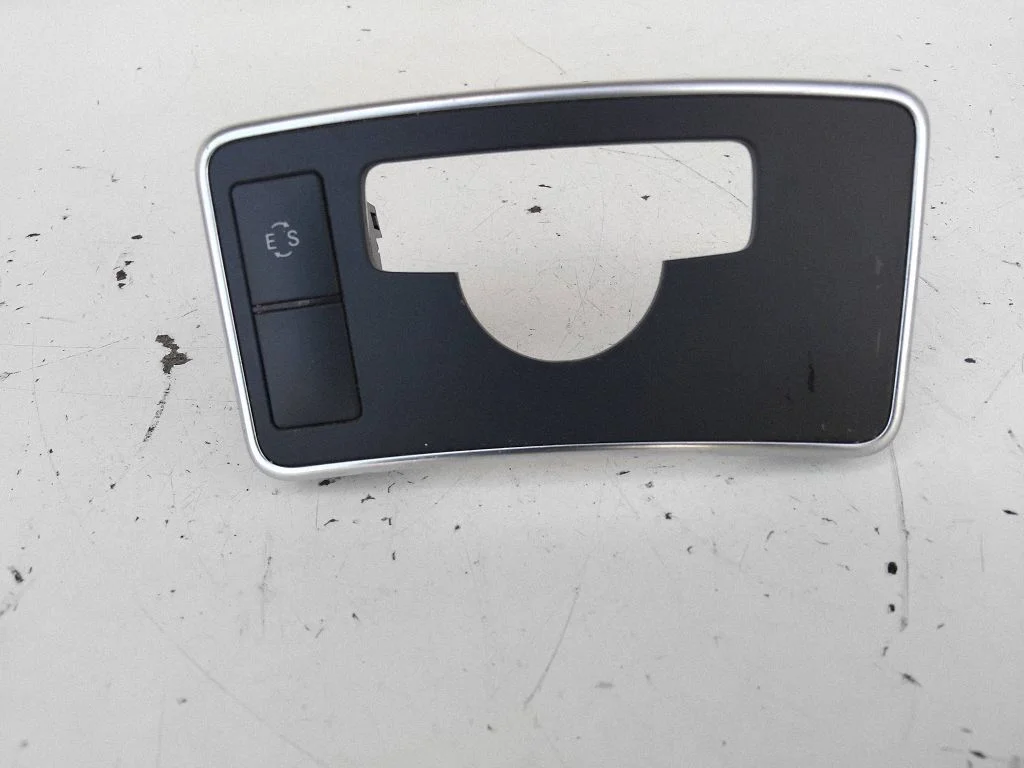 Other center console (tunnel) element – Mercedes-Benz CLS-Class C218 X218 (2011-2017)