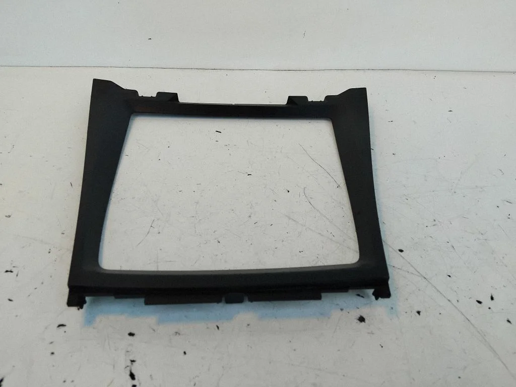 Cita centrālās konsoles (tuneļa) detaļa – BMW X5 E70 (2006-2013)