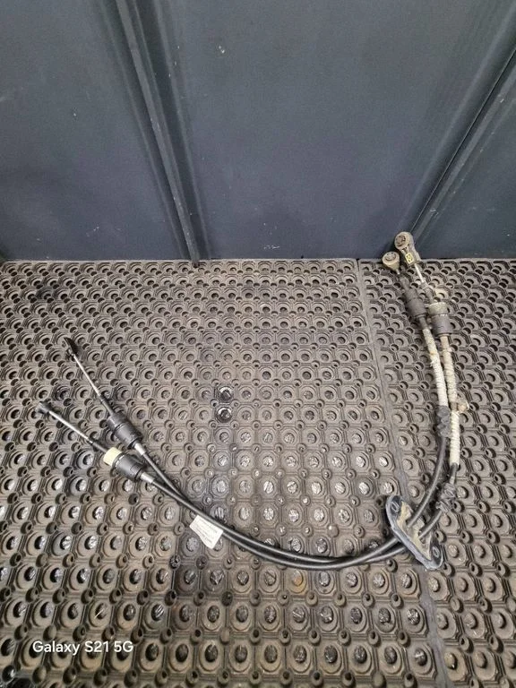 Gear shift cable linkage 4YTA017CECDA