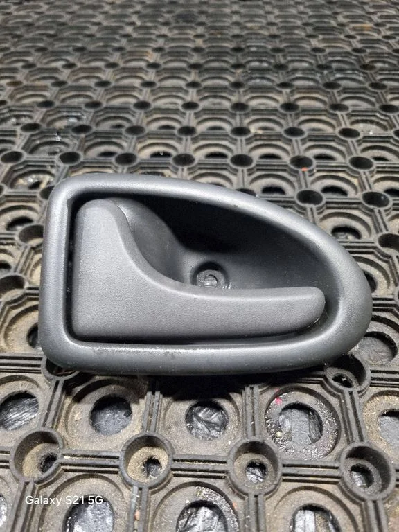 Front door interior handle – Renault Trafic II (X83) (2001-2014)