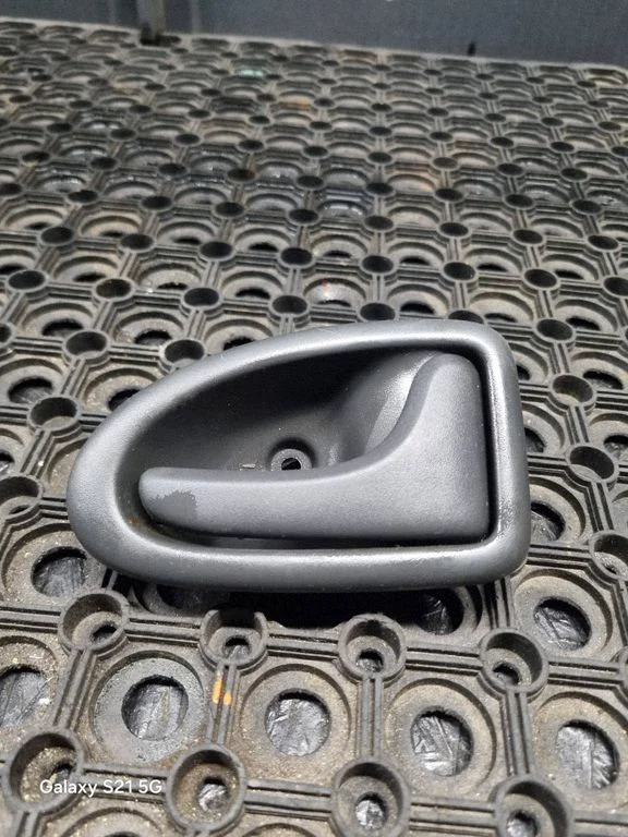 Front door interior handle – Renault Trafic II (X83) (2001-2014)