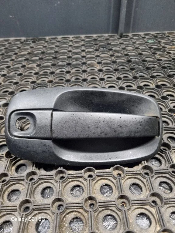 Esiukse välimine käepide 8200170625