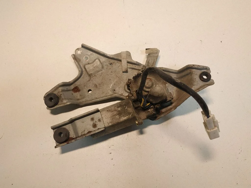 Rear window wiper motor – Toyota Hiace (H200) (2004-)