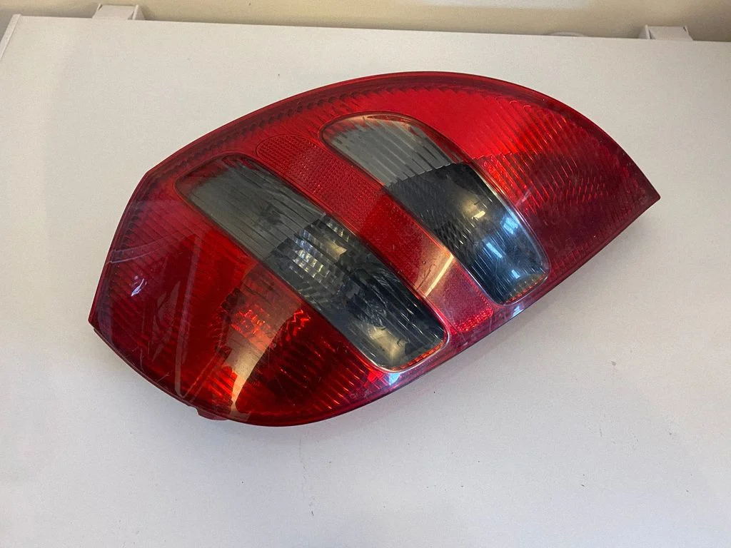 Aizmugurējais lukturis virsbūvē – Mercedes-Benz A klase W169 (2004-2012)