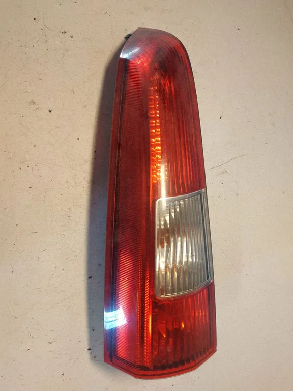 Rear/tail lights – Volvo V70 (2000-2004)